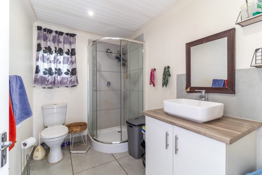 5 Bedroom Property for Sale in Hoog En Droog Western Cape